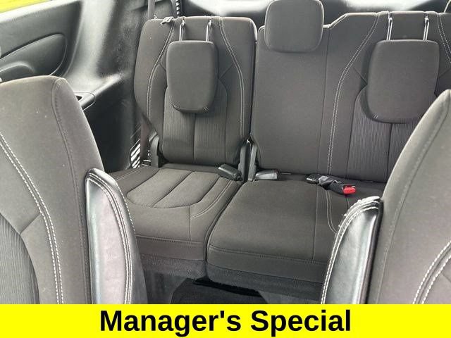 Used 2023 Chrysler Pacifica Touring FWD image 30