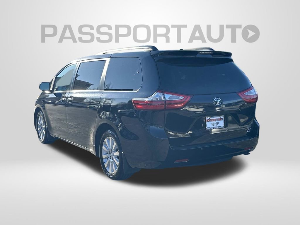 Used 2015 Toyota Sienna Limited image 2