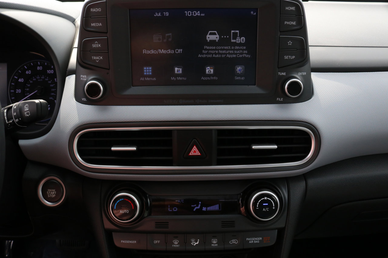 Used 2021 Hyundai Kona Limited w/ Winter Weather Package image 30