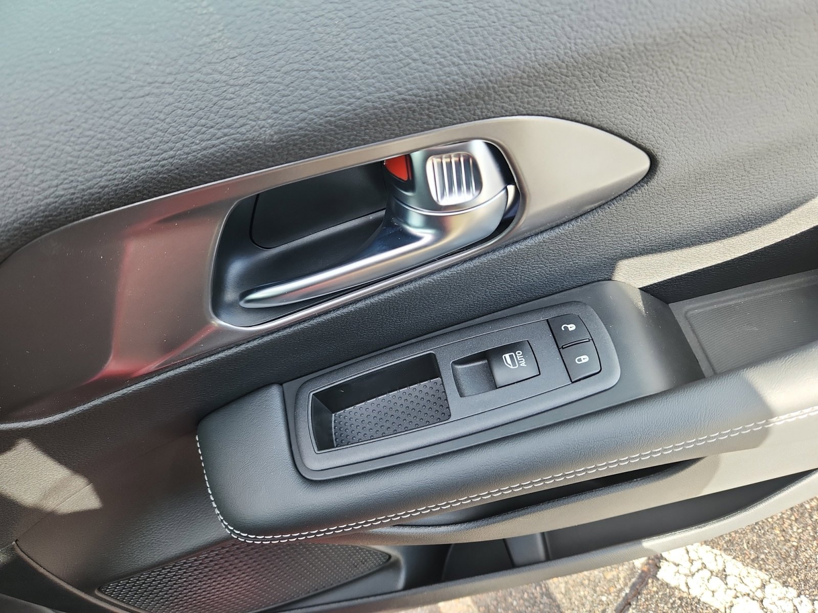 New 2026 Chrysler Pacifica Select AWD/4WD image 17