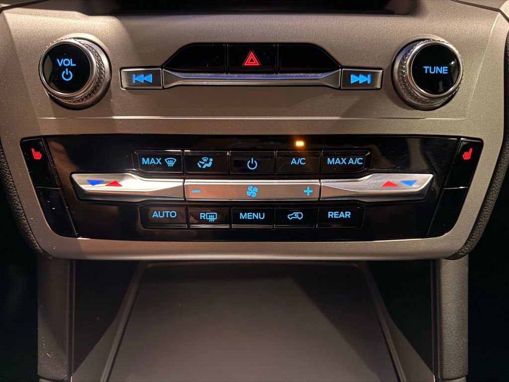 Used 2022 Ford Explorer XLT image 24