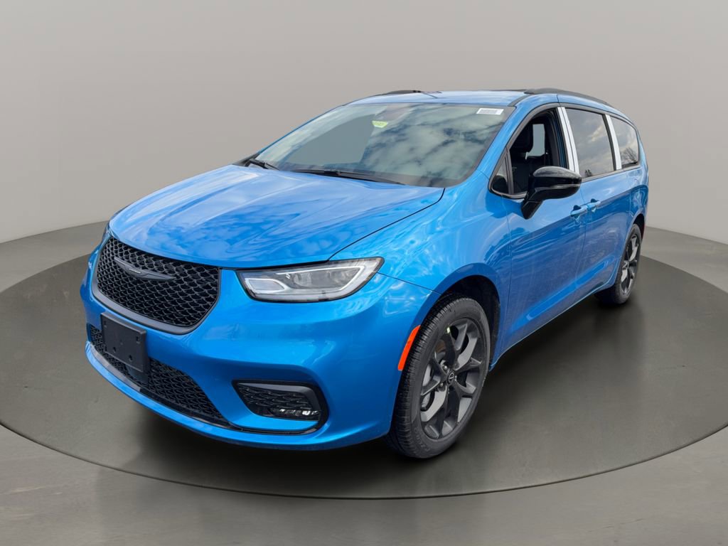 New 2026 Chrysler Pacifica Select w/ S Appearance Package image 3