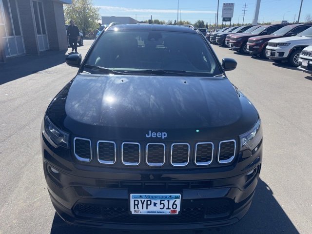 Used 2025 Jeep Compass Latitude w/ Convenience Group image 3