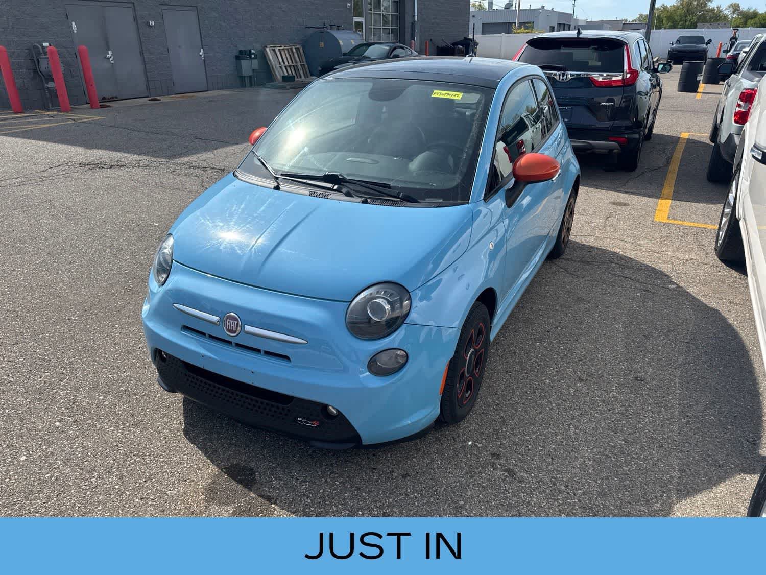 Used 2015 FIAT 500 e w/ Esport Package FWD image 1