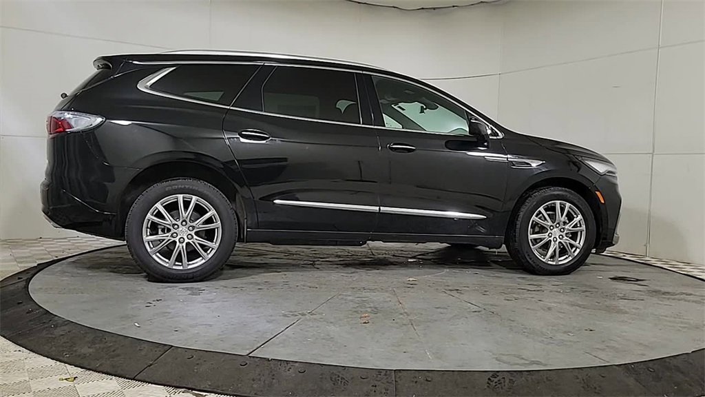 Used 2022 Buick Enclave Premium w/ Surround and Sites Package image 8