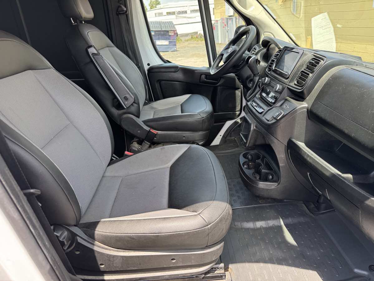 Used 2025 RAM ProMaster 2500 w/ Convenience Group FWD image 9