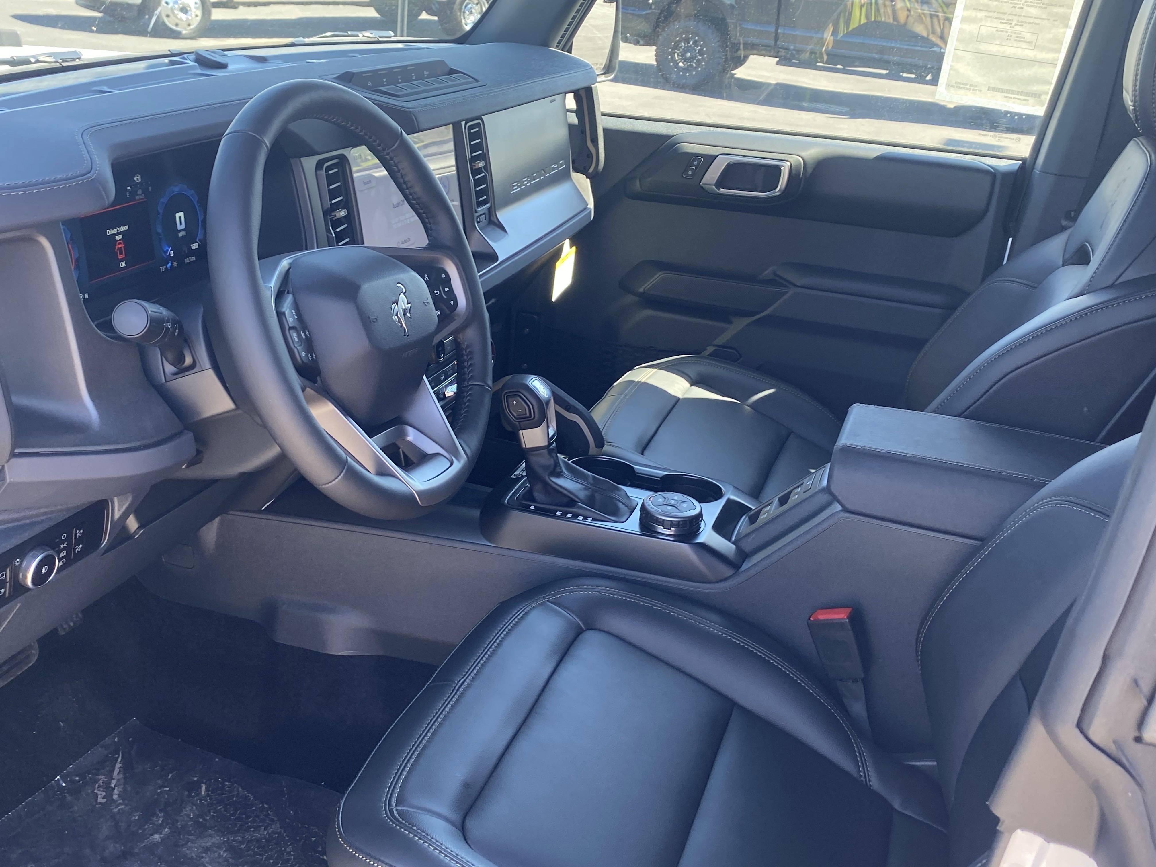 New 2025 Ford Bronco Badlands image 8