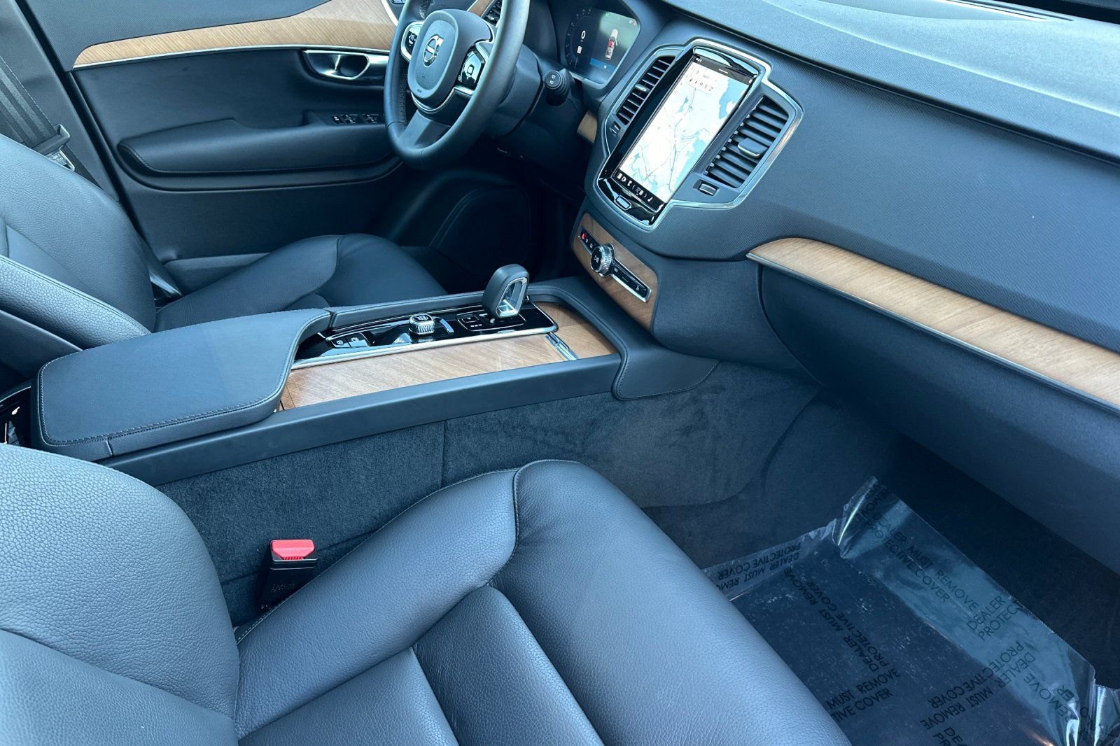 Used 2025 Volvo XC90 T8 Core w/ Protection Package Premier image 19