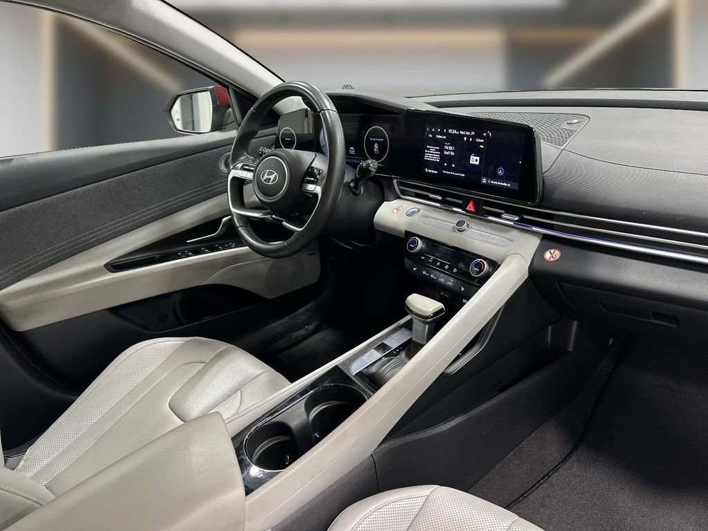 Certified 2024 Hyundai Elantra Limited FWD image 17