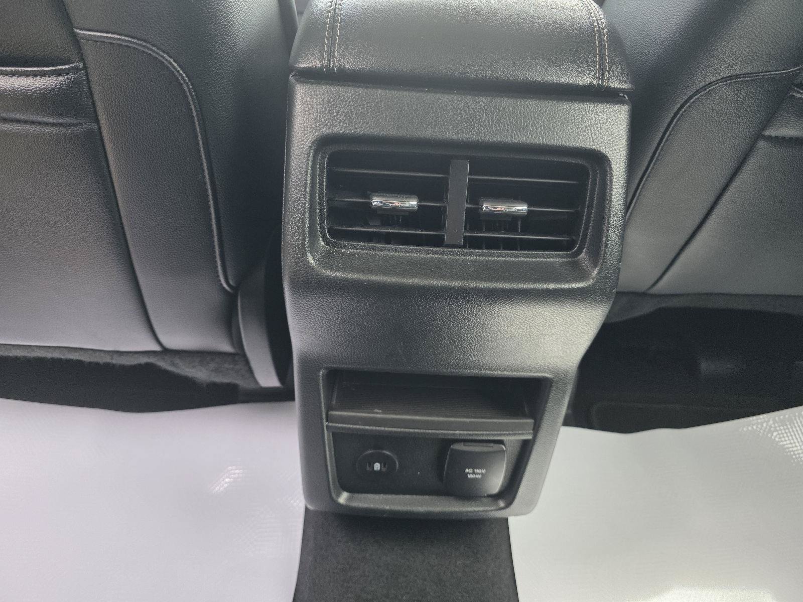 Used 2024 Ford Edge Titanium AWD/4WD image 31