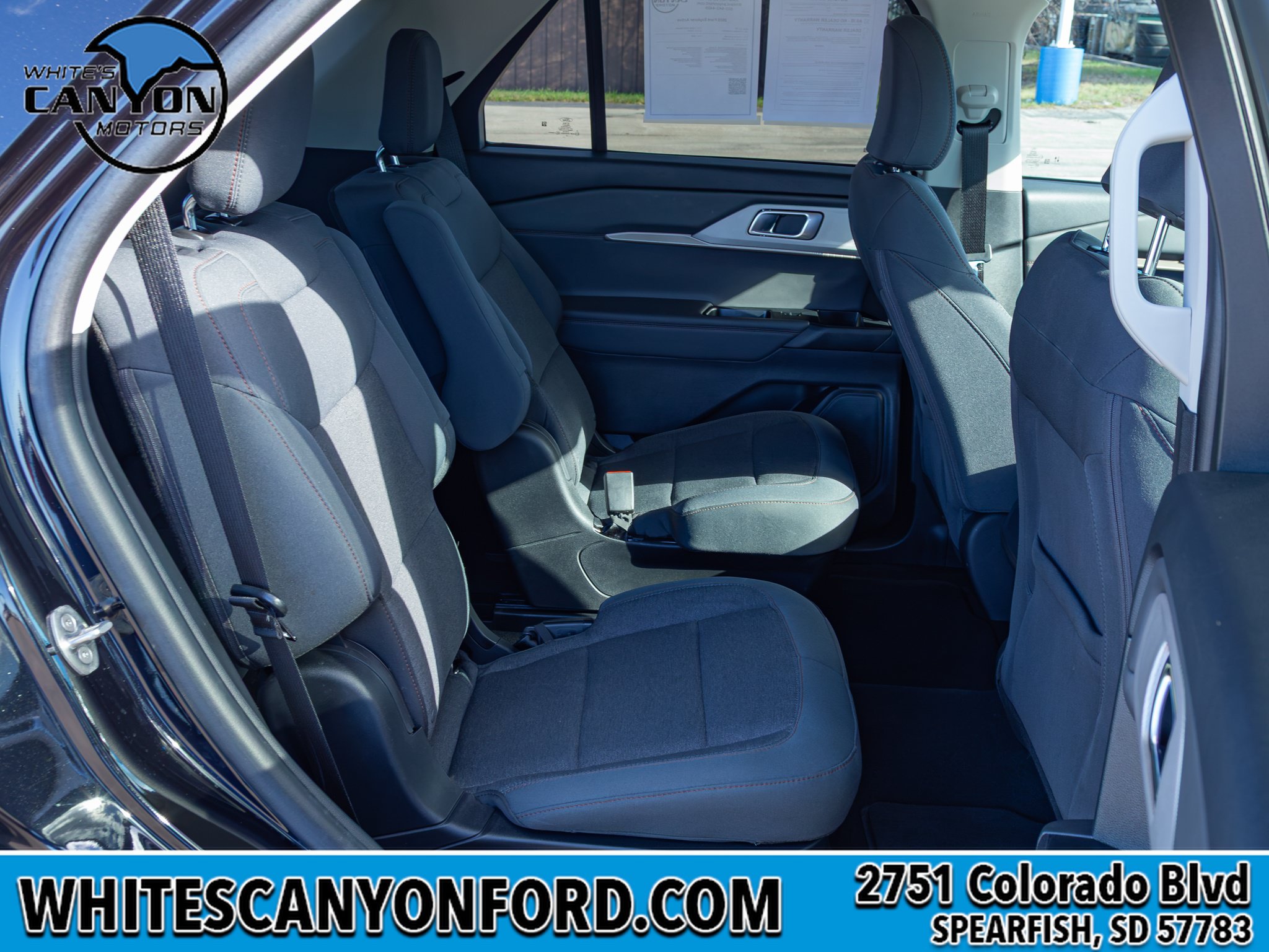 Used 2025 Ford Explorer Active AWD/4WD image 14