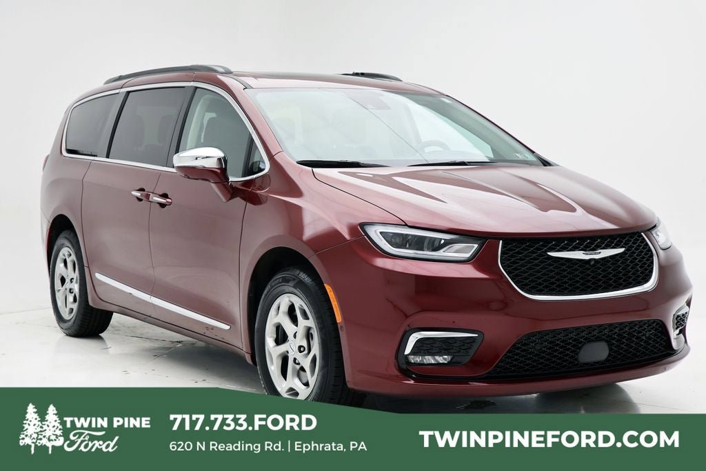 Used 2022 Chrysler Pacifica Limited AWD/4WD image 1