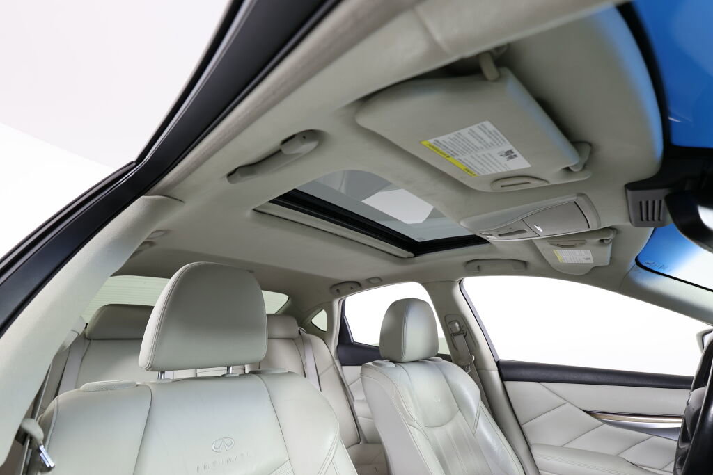 Used 2011 INFINITI M56 x w/ Deluxe Touring Pkg AWD/4WD image 40
