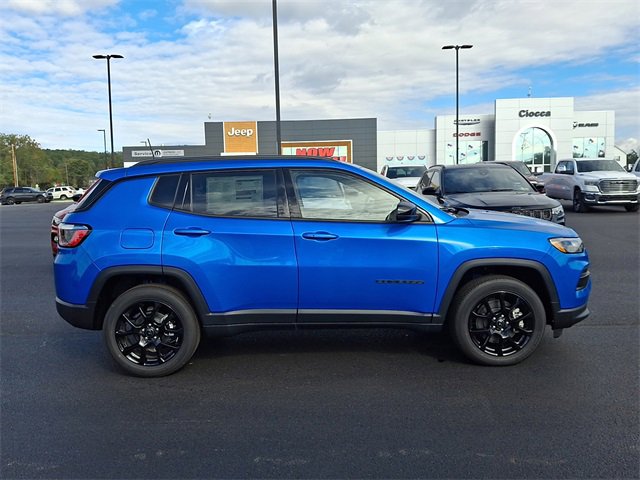 New 2026 Jeep Compass Latitude image 11