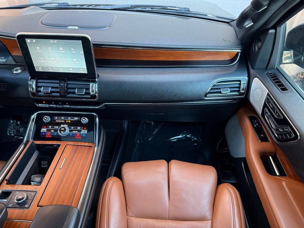 Used 2019 Lincoln Navigator Reserve AWD/4WD image 25