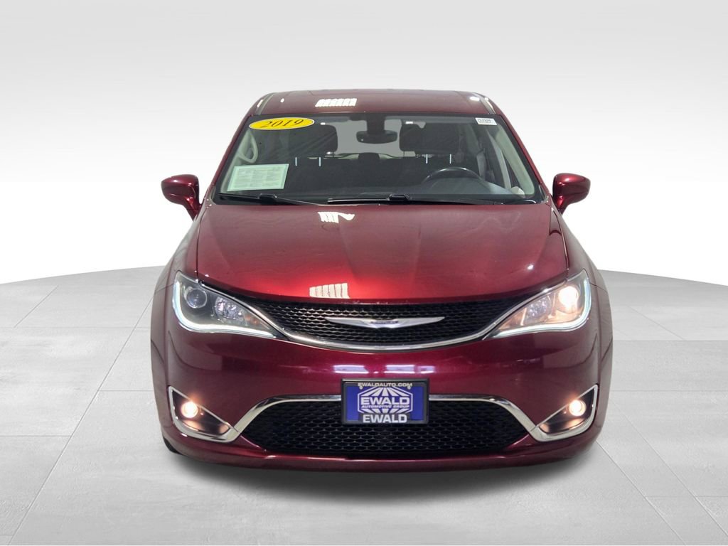 Certified 2019 Chrysler Pacifica Touring Plus w/ Cold Weather Group FWD image 19