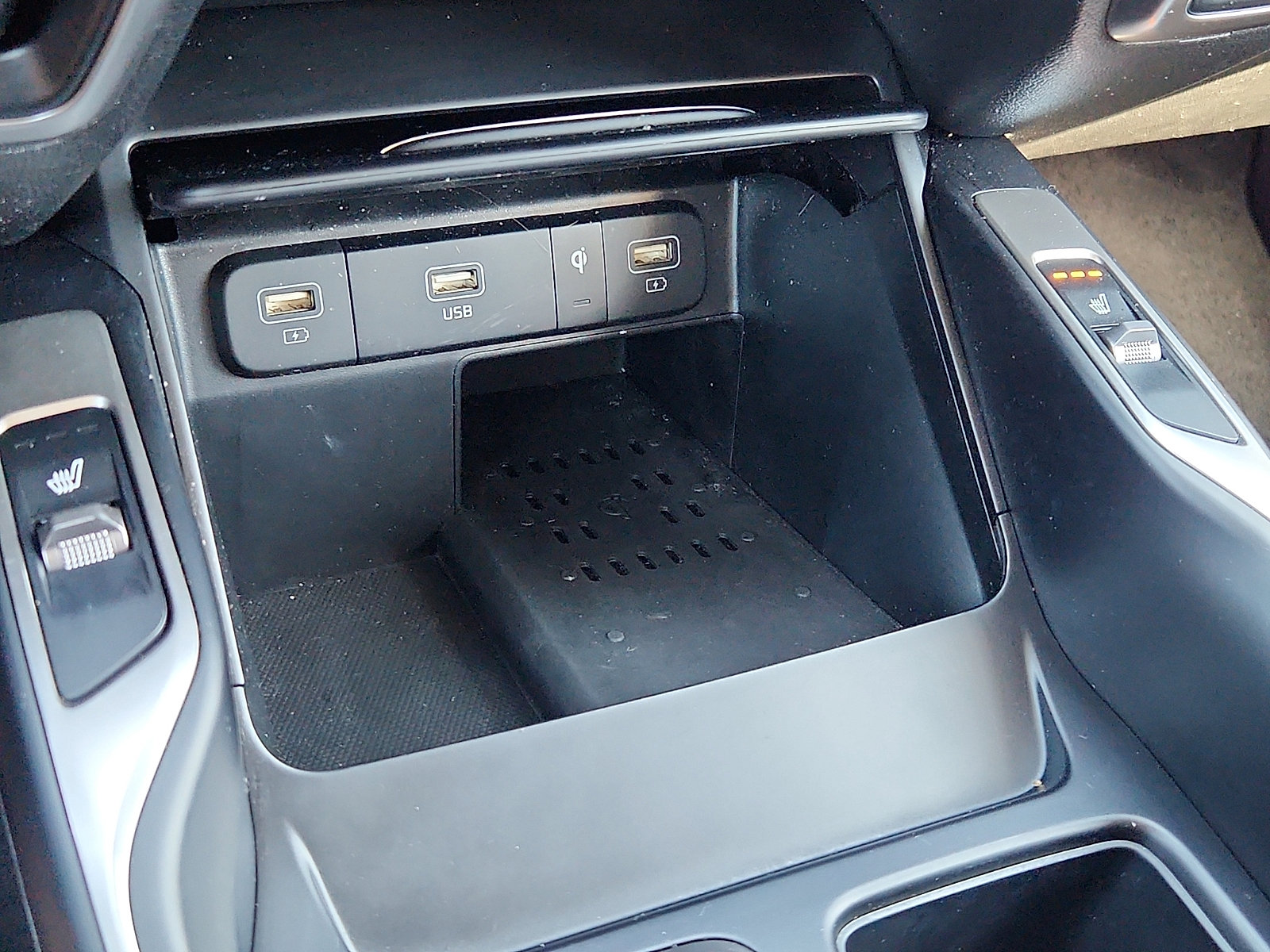 Used 2023 Kia Sorento S w/ Panoramic Sunroof Package AWD/4WD image 27