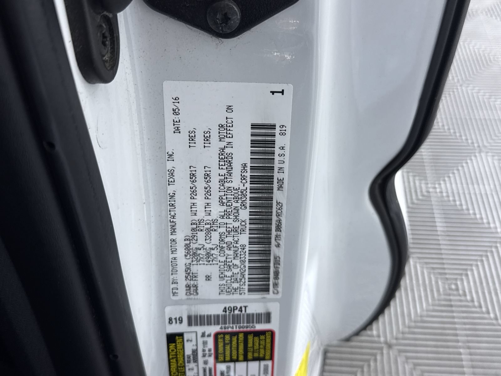 Used 2016 Toyota Tacoma TRD Sport w/ Towing Package AWD/4WD image 12