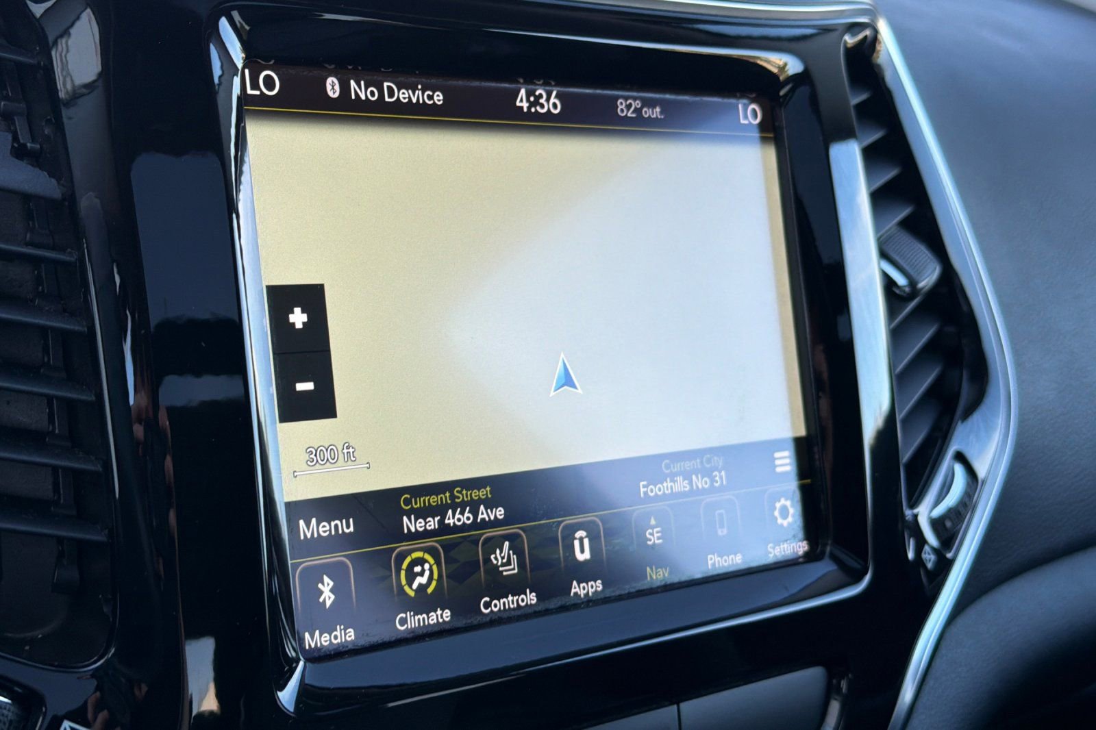 Used 2020 Jeep Cherokee Limited image 19