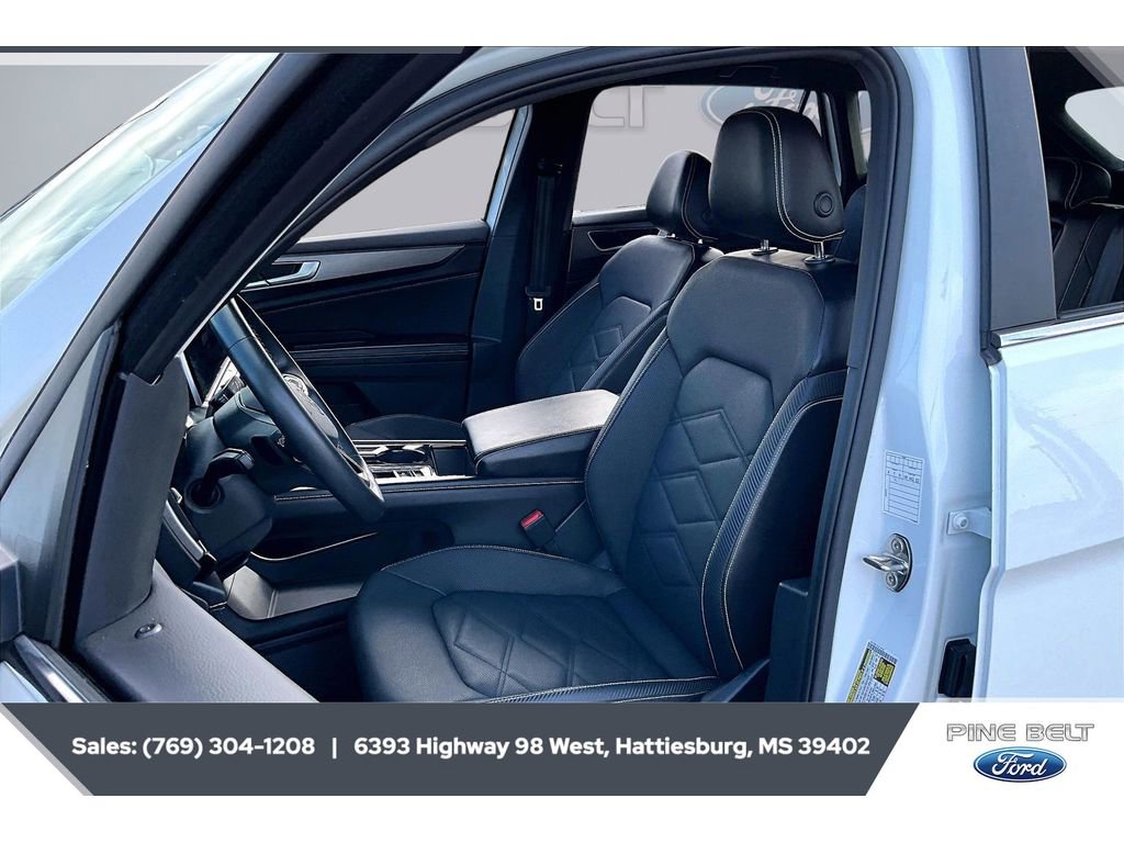 Used 2024 Volkswagen Atlas Cross Sport SE image 18