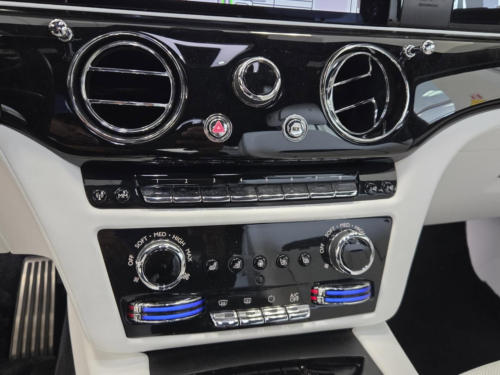 Used 2024 Rolls-Royce Ghost AWD/4WD image 12