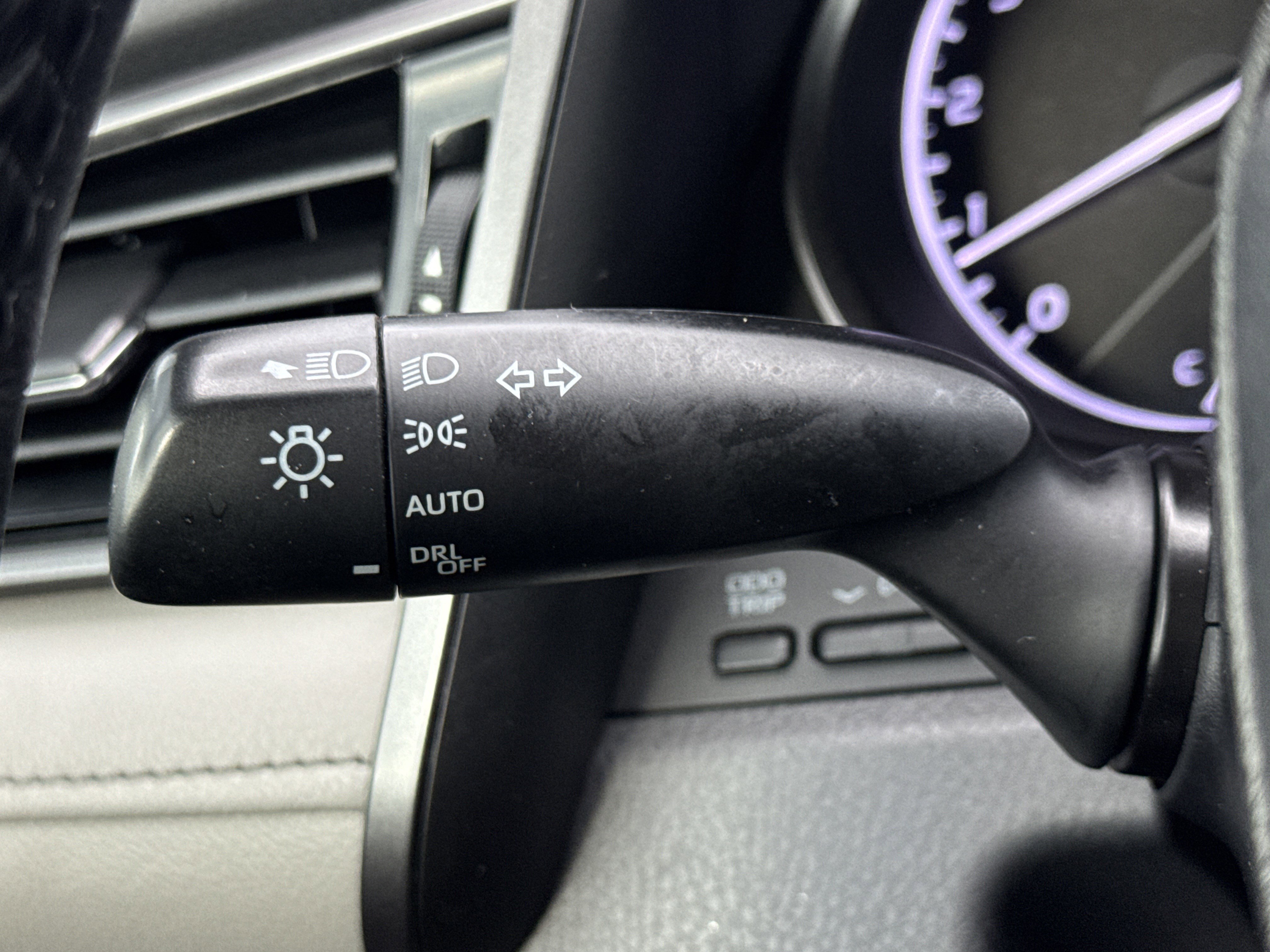 Used 2021 Toyota Camry SE image 14