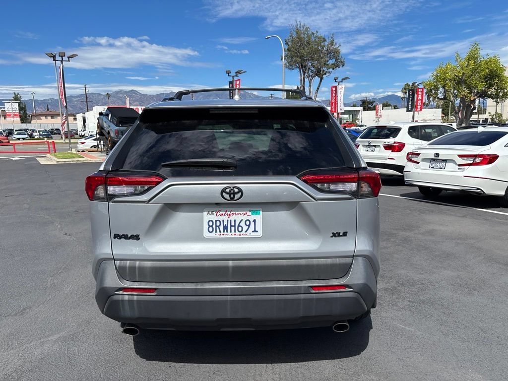 Used 2020 Toyota RAV4 XLE Premium w/ Carpet Mat Package FWD image 6