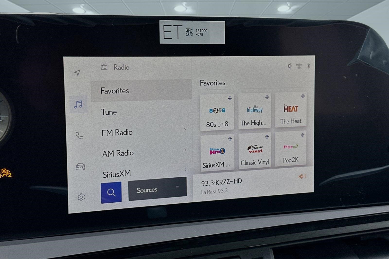New 2024 Lexus ES 300h w/ Premium Package image 11