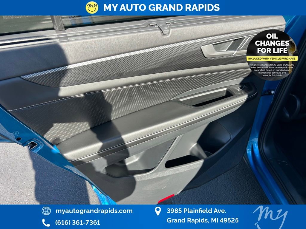 Used 2024 Volkswagen Atlas Cross Sport SEL R-Line image 15