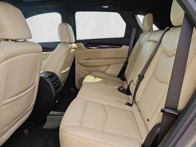 Used 2017 Cadillac XT5 Luxury w/ Driver Awareness Package FWD image 14