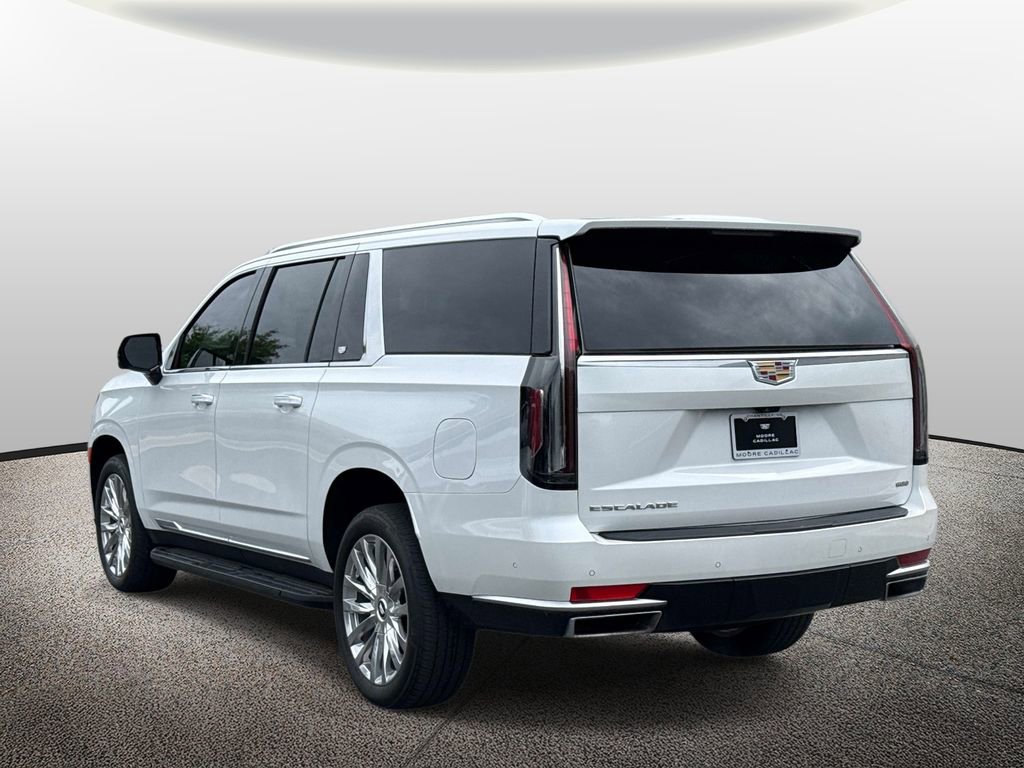 Used 2024 Cadillac Escalade ESV Premium Luxury AWD/4WD image 4
