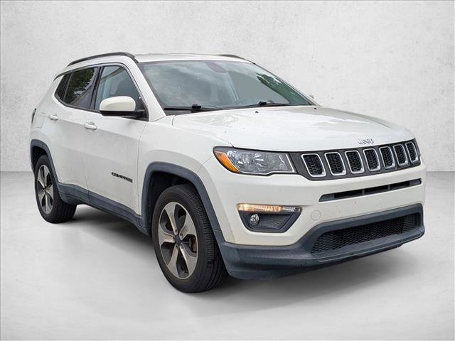 Used 2018 Jeep Compass Latitude w/ Popular Equipment Group FWD image 4