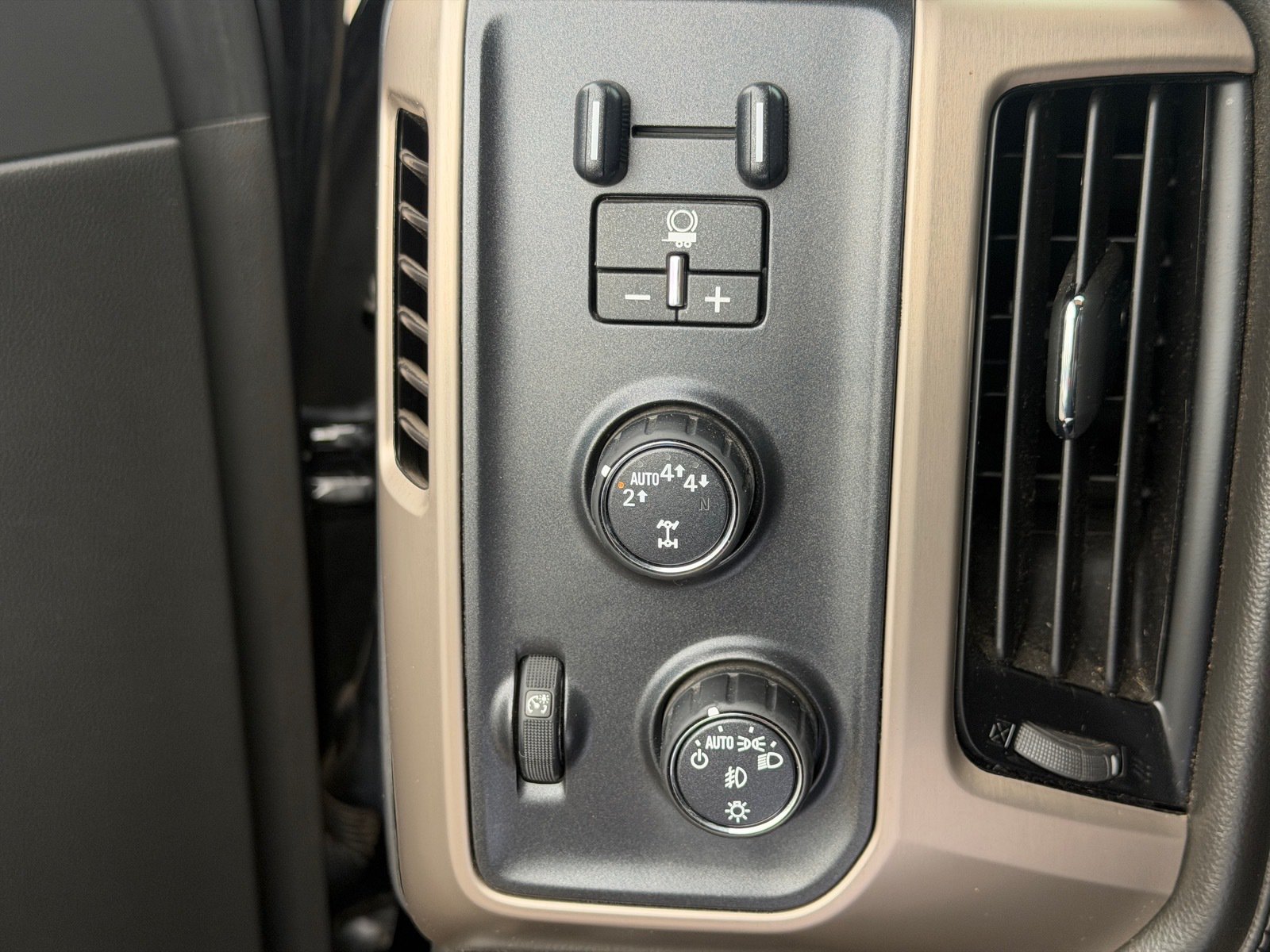 Used 2018 GMC Sierra 1500 Denali w/ Denali Ultimate Package AWD/4WD image 19