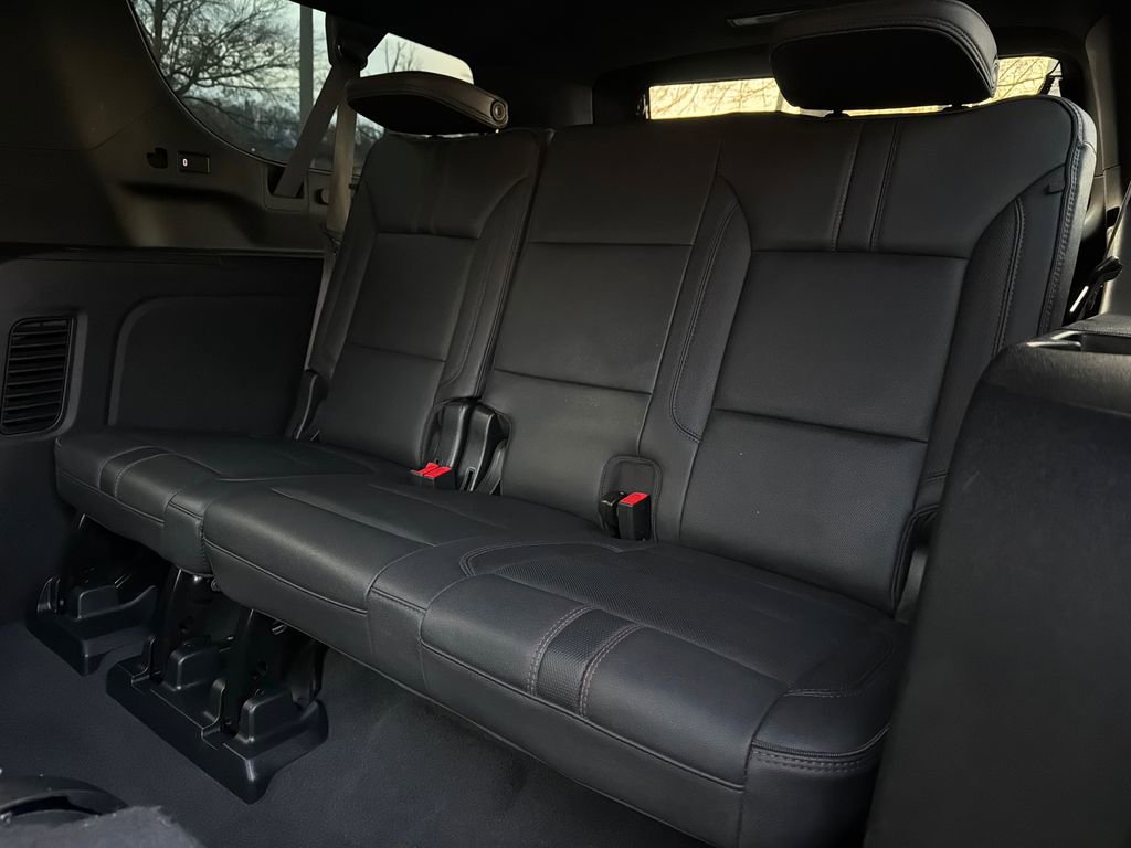 Used 2024 Chevrolet Suburban RST w/ Luxury Package image 18