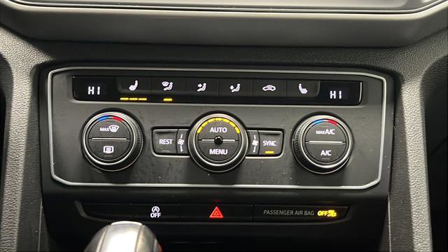 Used 2021 Volkswagen Atlas SE w/ Towing Package image 17