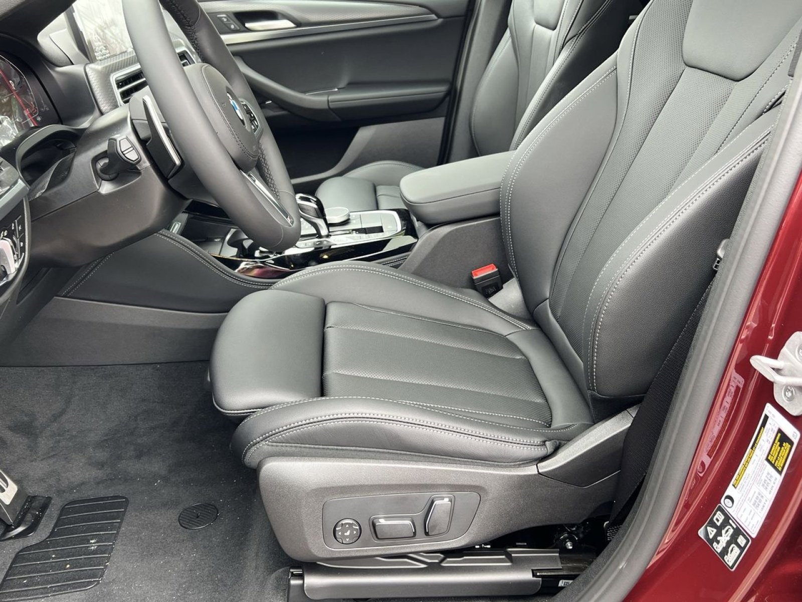 New 2025 BMW X4 xDrive30i w/ Premium Package image 10