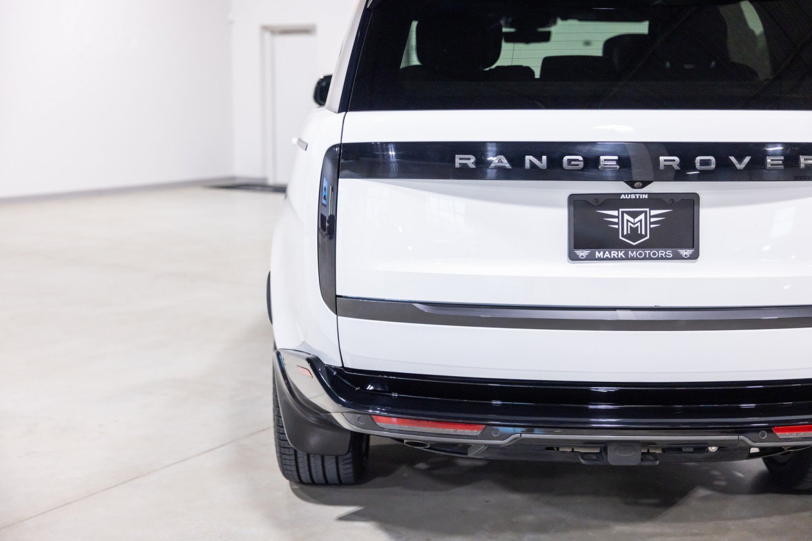 Used 2024 Land Rover Range Rover Long Wheelbase Autobiography AWD/4WD image 14