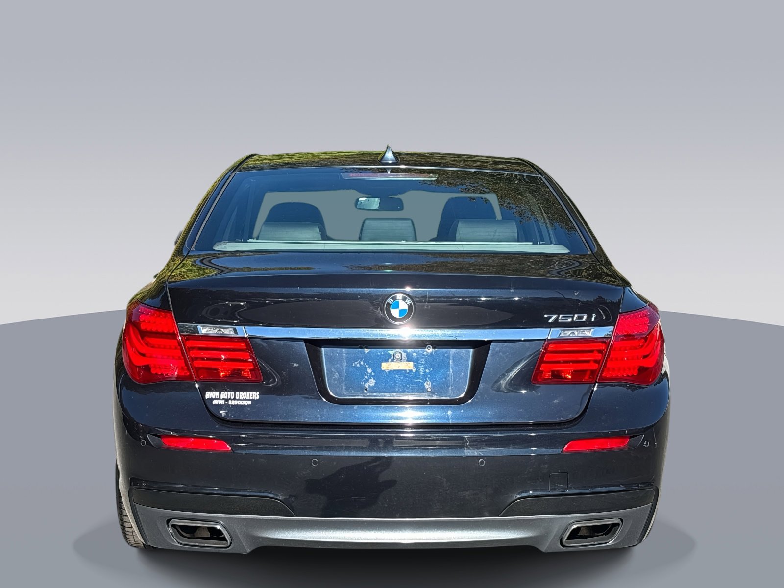 Used 2013 BMW 750i image 3