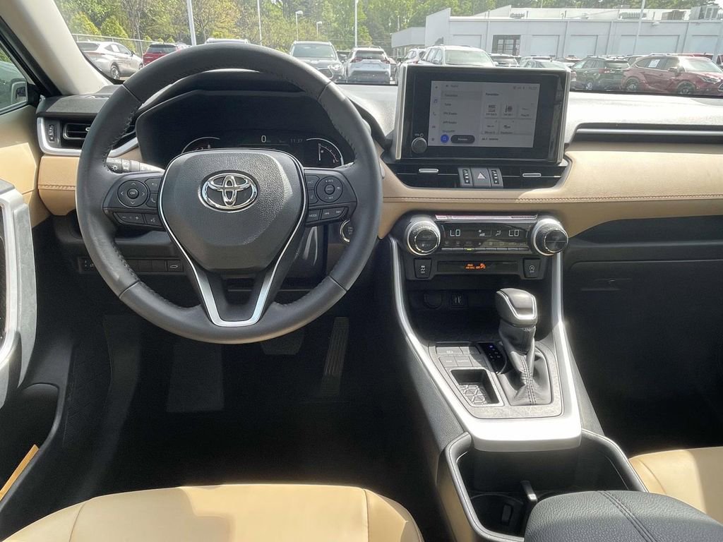 Used 2025 Toyota RAV4 XLE Premium image 20