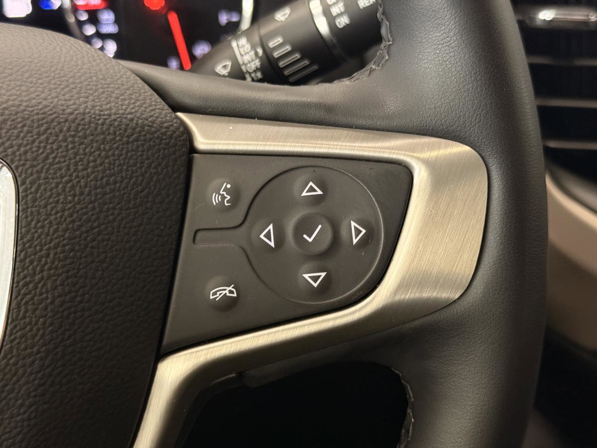 Used 2023 GMC Acadia Denali FWD image 47