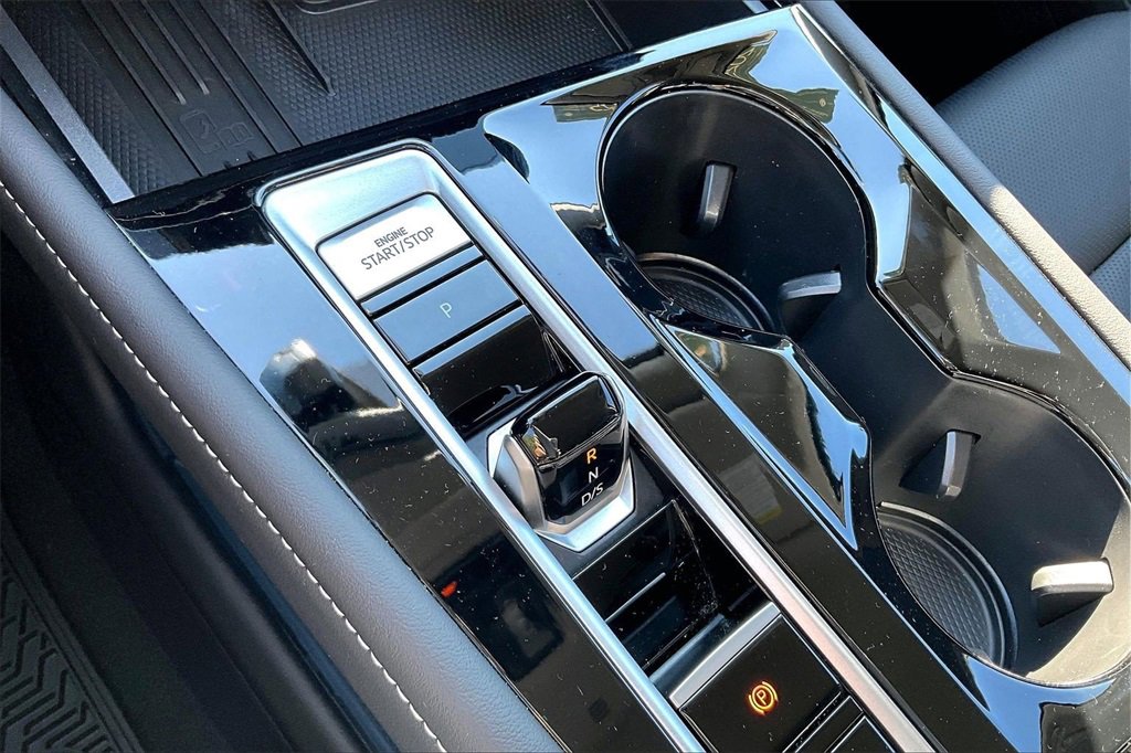 Certified 2025 Volkswagen Atlas SE w/ Black Wheel Package image 28