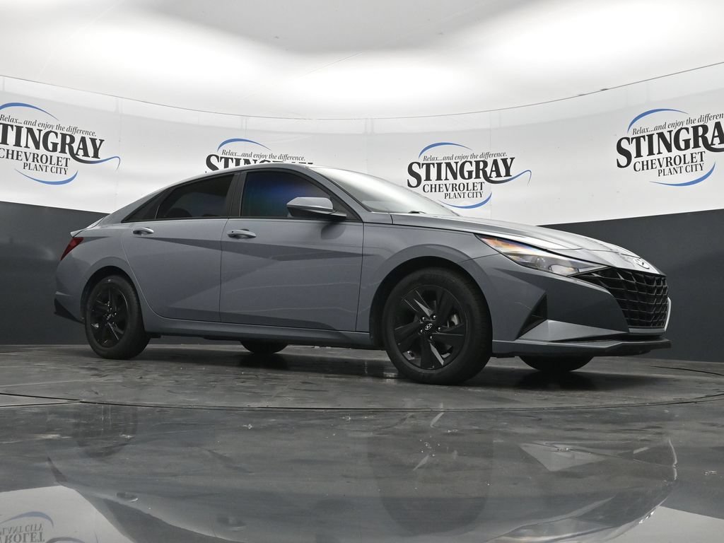 Used 2023 Hyundai Elantra SEL w/ Preferred Accessory Package FWD image 26