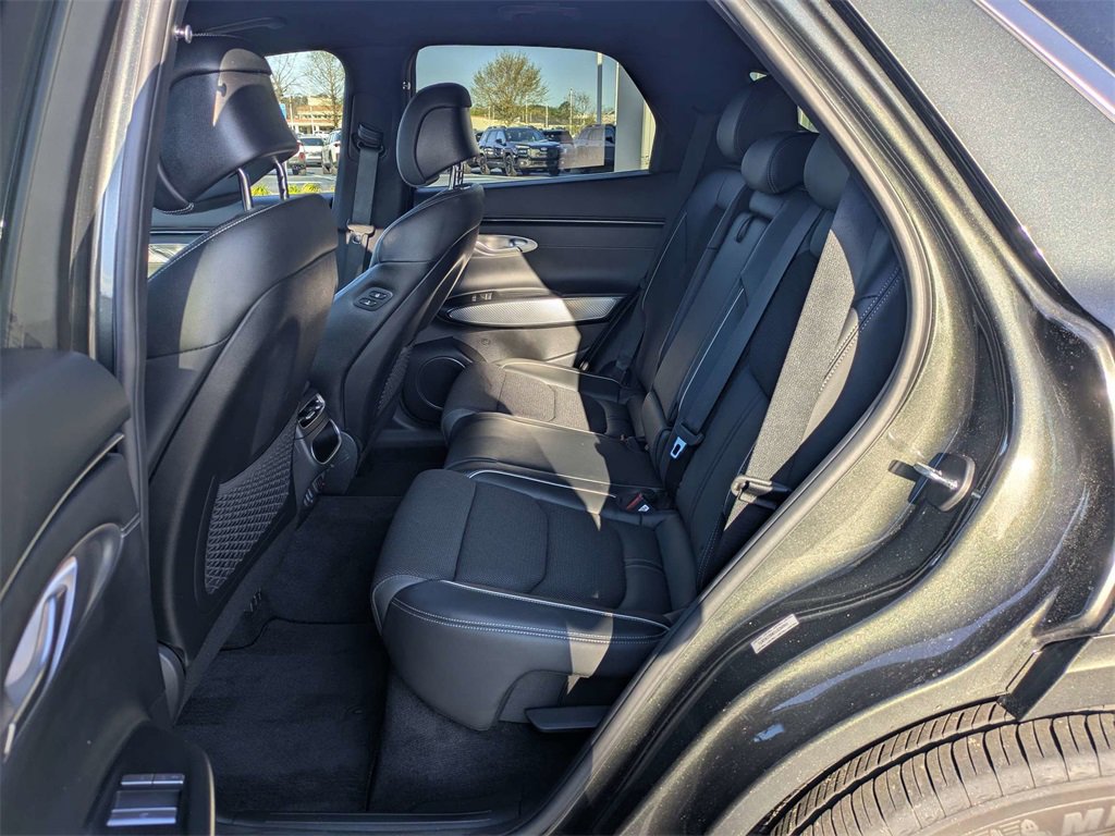 Used 2025 Genesis GV70 3.5T Sport image 16