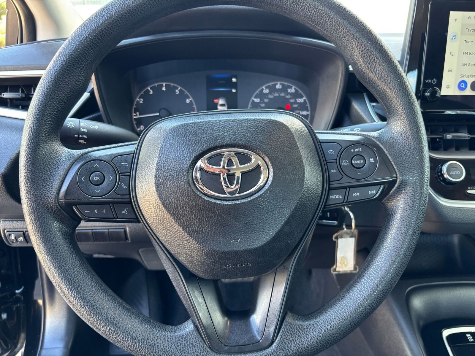 Used 2025 Toyota Corolla LE image 25