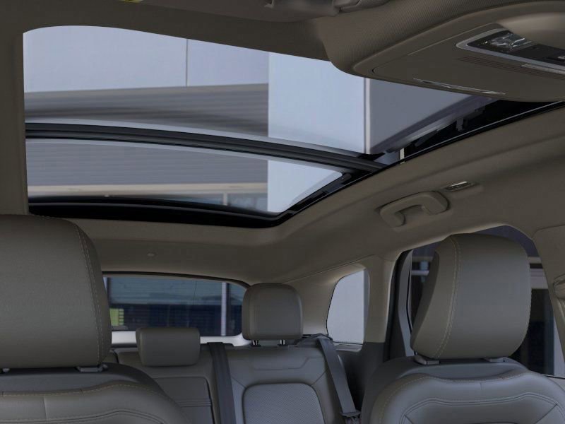 New 2024 Lincoln Corsair Grand Touring w/ Equipment Group 302A image 22