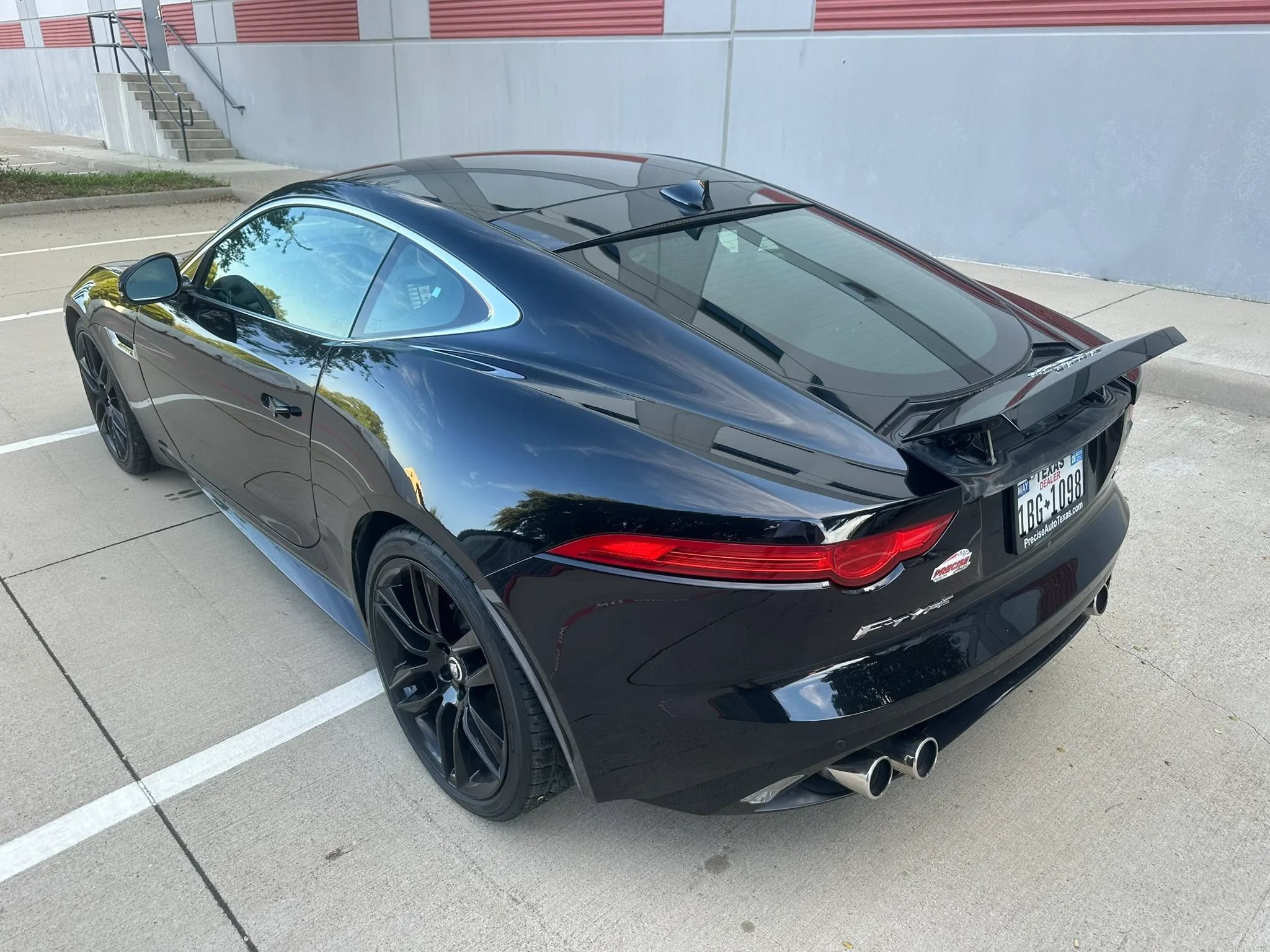 Used 2015 Jaguar F-TYPE R RWD image 11