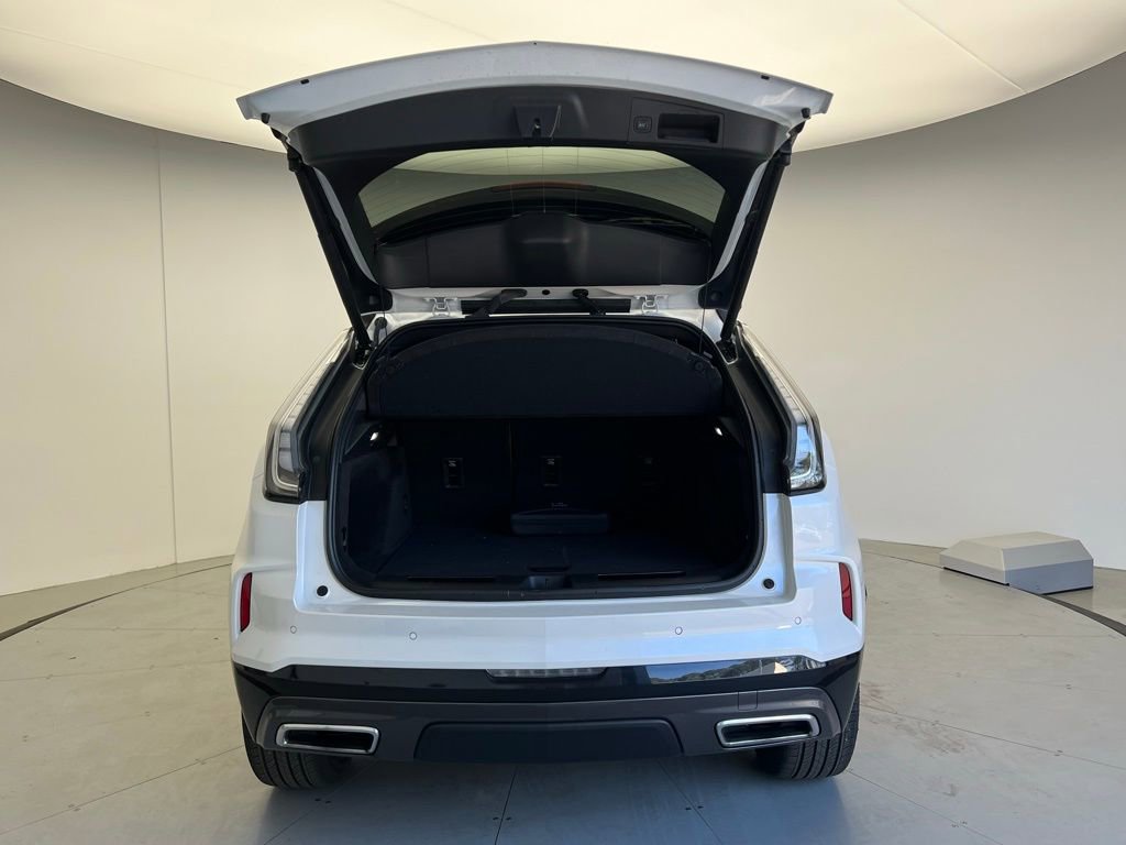 Used 2024 Cadillac XT4 Sport image 5