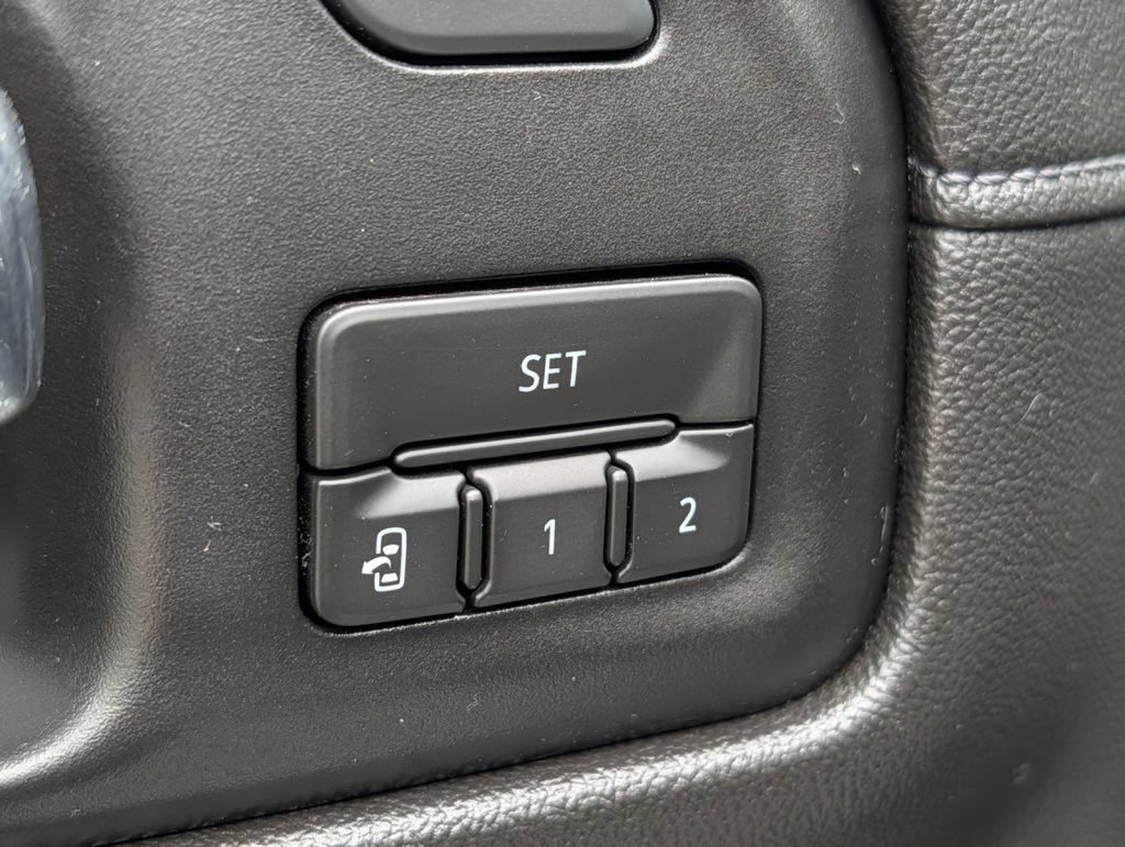 Used 2020 GMC Sierra 1500 SLT w/ SLT Convenience Package AWD/4WD image 38