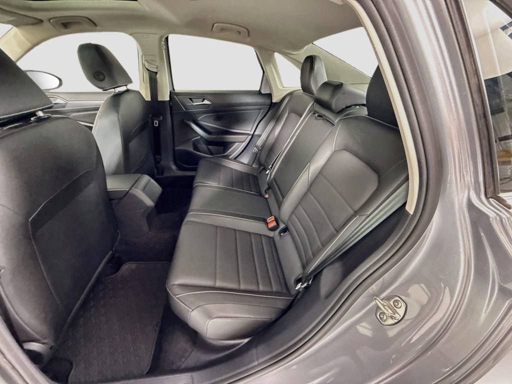 Used 2024 Volkswagen Jetta SE w/ Panoramic Sunroof Package FWD image 21