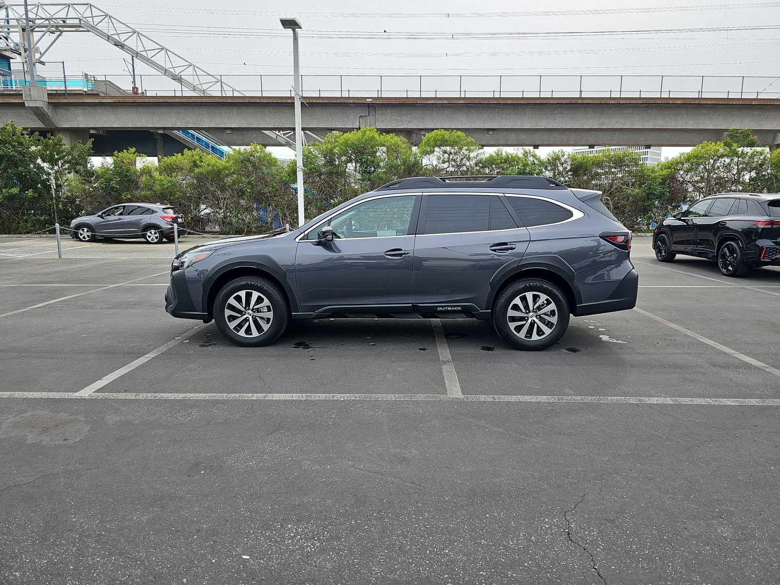 Certified 2025 Subaru Outback Premium image 4